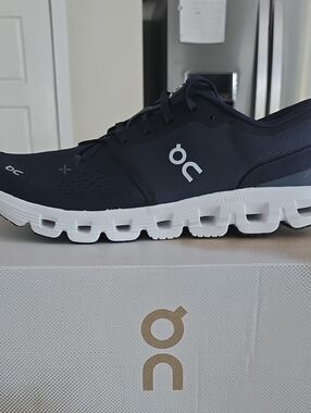 On Running Men's Navy and White Running Shoe